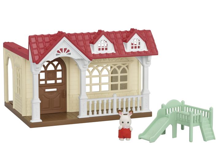 Sylvanian Families Sweet Raspberry Home Toy Plasyet for Ages 3 and Up