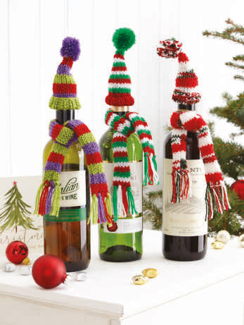 King Cole Christmas Knits Book 4 - Baubles Tea Cosy Cushion Stocking Garland & Shelf Sitters