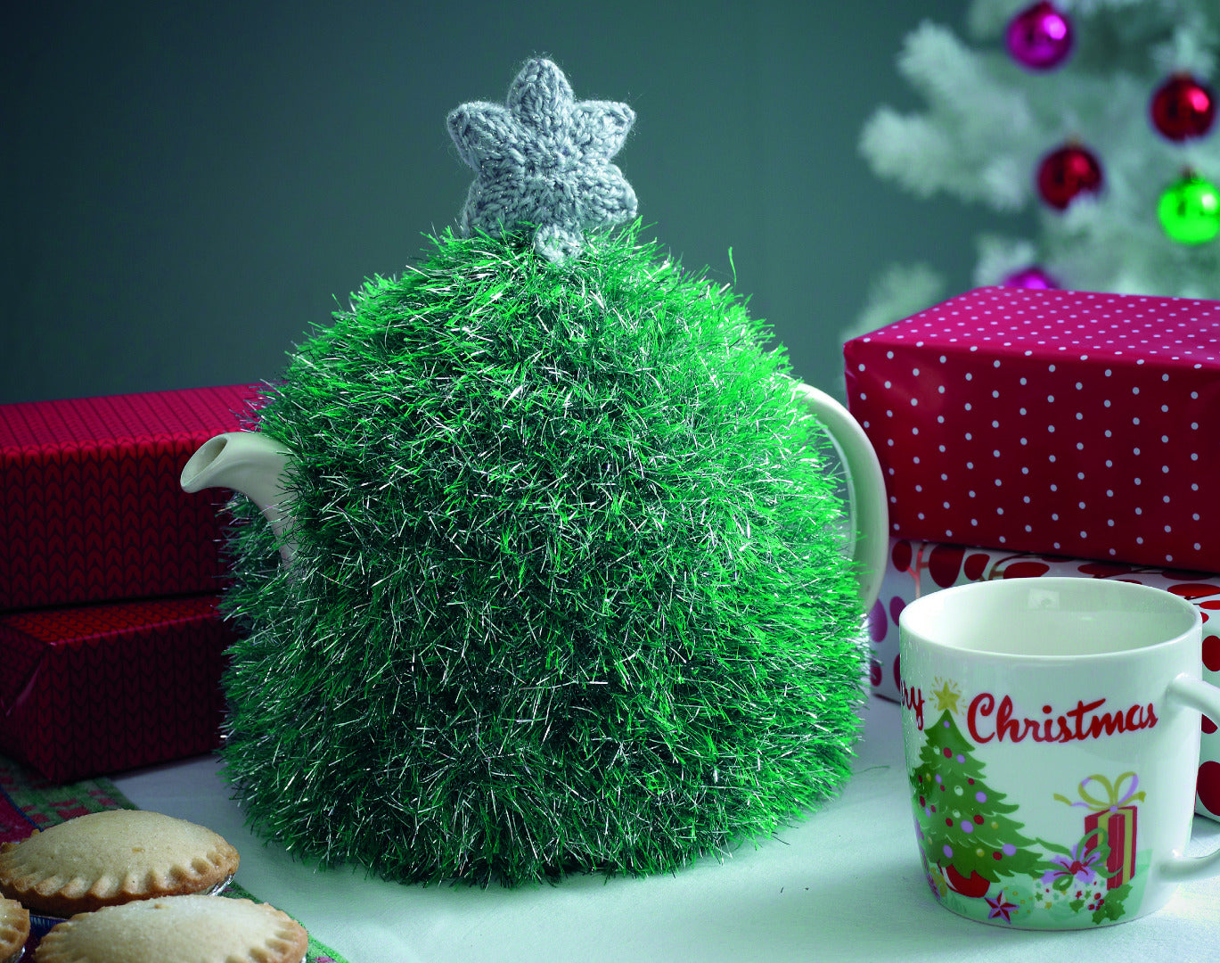 King Cole Christmas Knits Book 3 - Nativity Scene Festive Xmas Decorations Tea Cosy & Garland