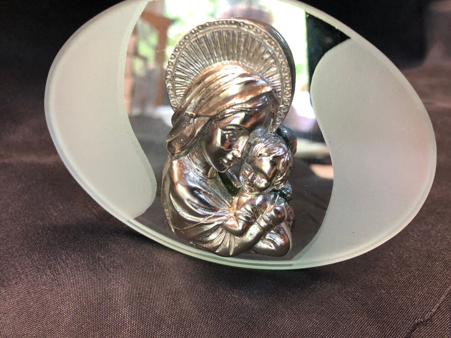 D'Lusso Home Collection Silver Madonna & Child Plaque on Oval Glass