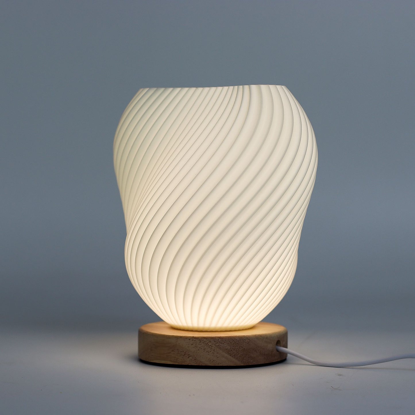 Shell Twisted New Wave Lamp - USB - 3 settings