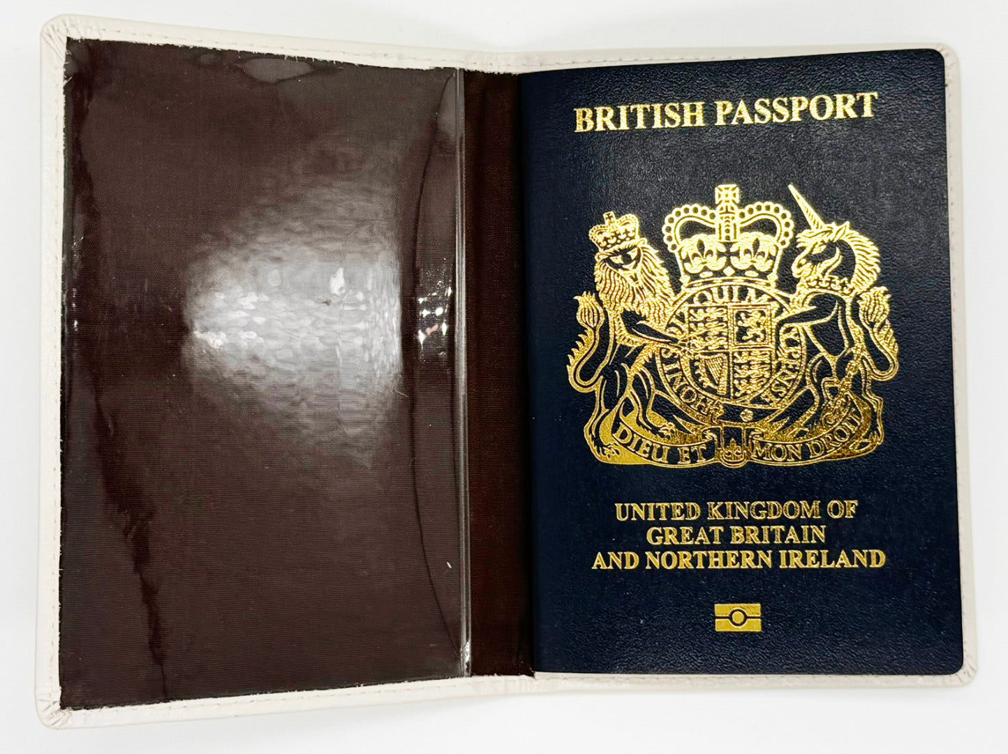 White PU Leather Passport Holder - 'Shiela'