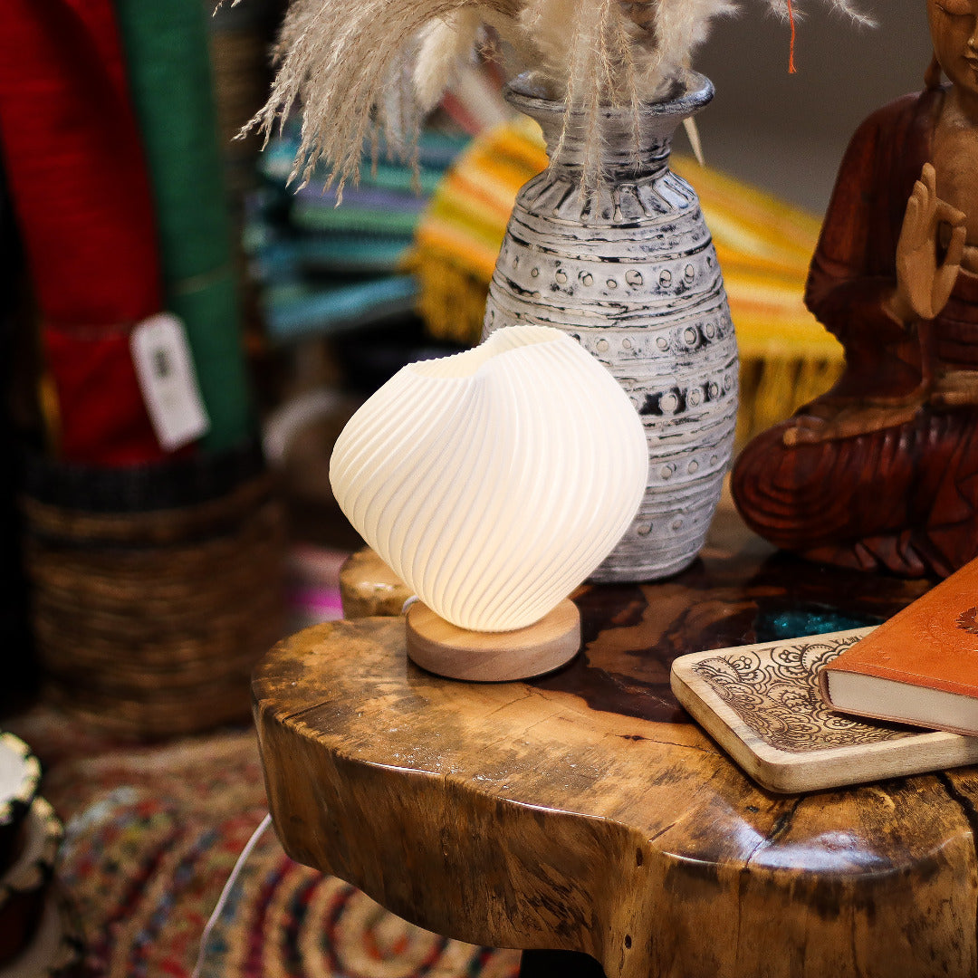 Shell Twisted New Wave Lamp - USB - 3 settings
