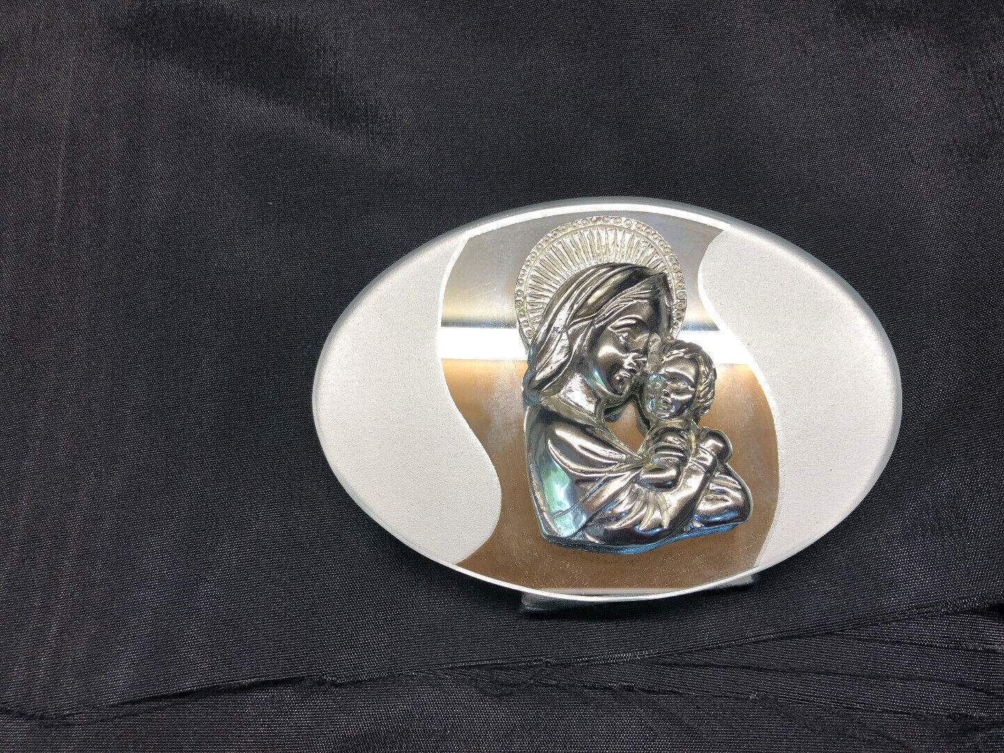 D'Lusso Home Collection Silver Madonna & Child Plaque on Oval Glass