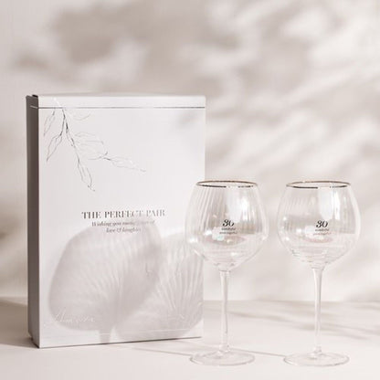 Set of 2 gin glasses with gold rim and 30 print, with presentation box