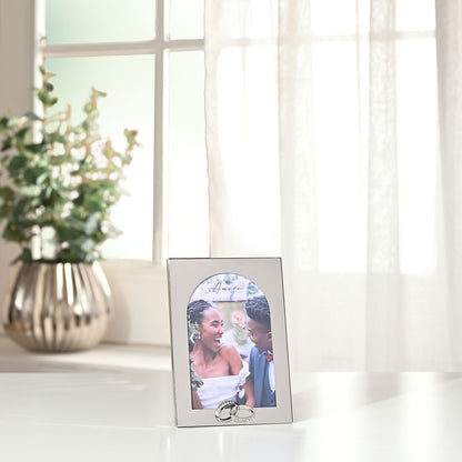 Arch 4x6 photo frame with silver-tone rings, standing display