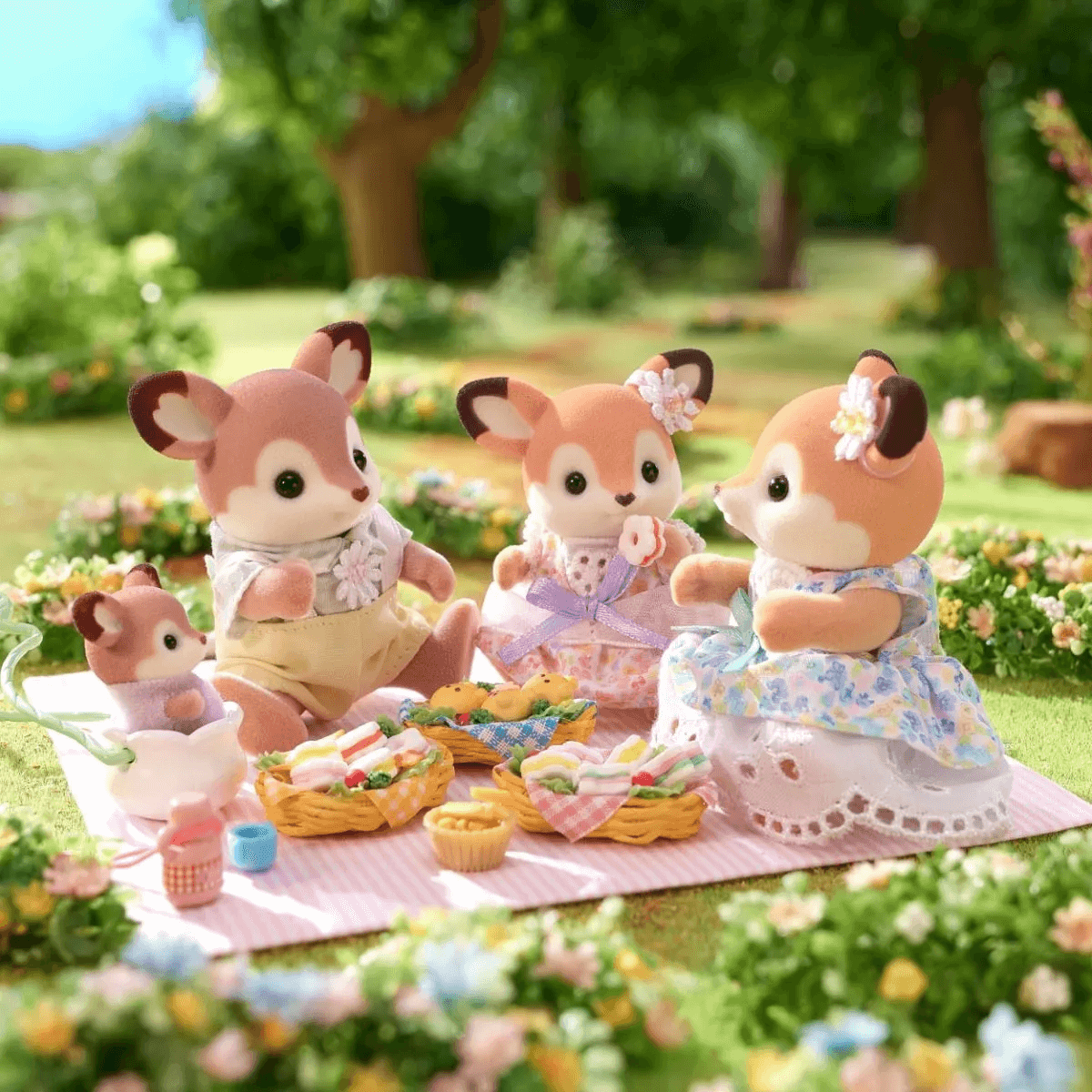 Sylvanian Families Deer Family Toy Playset for Ages 3 and Up