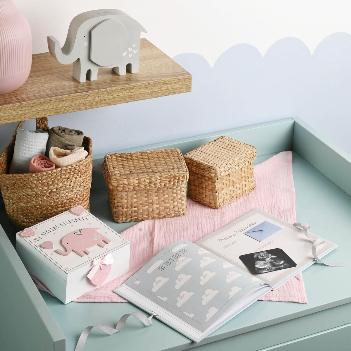 'Petit Cheri' My Special Keepsake Box 16cm x 16cm - Pink