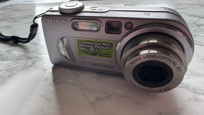 Sony Cyber-Shot DSC-P10 Digital Compact Camera