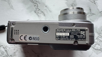 Sony Cyber-Shot DSC-P10 Digital Compact Camera
