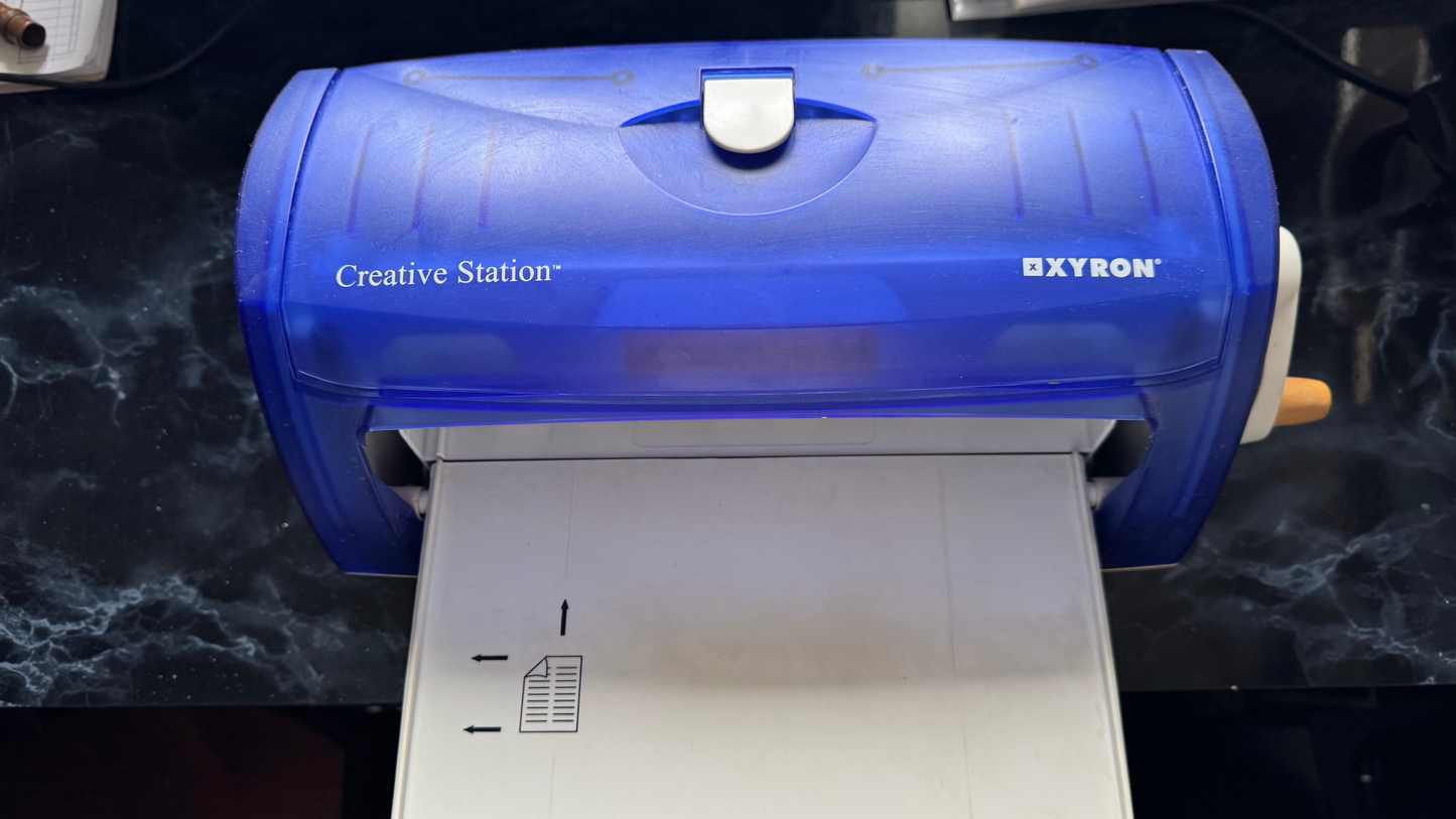 Xyron Creative Station - A4 / 9 Inch + 2x Part-Used Lamination Cartidges