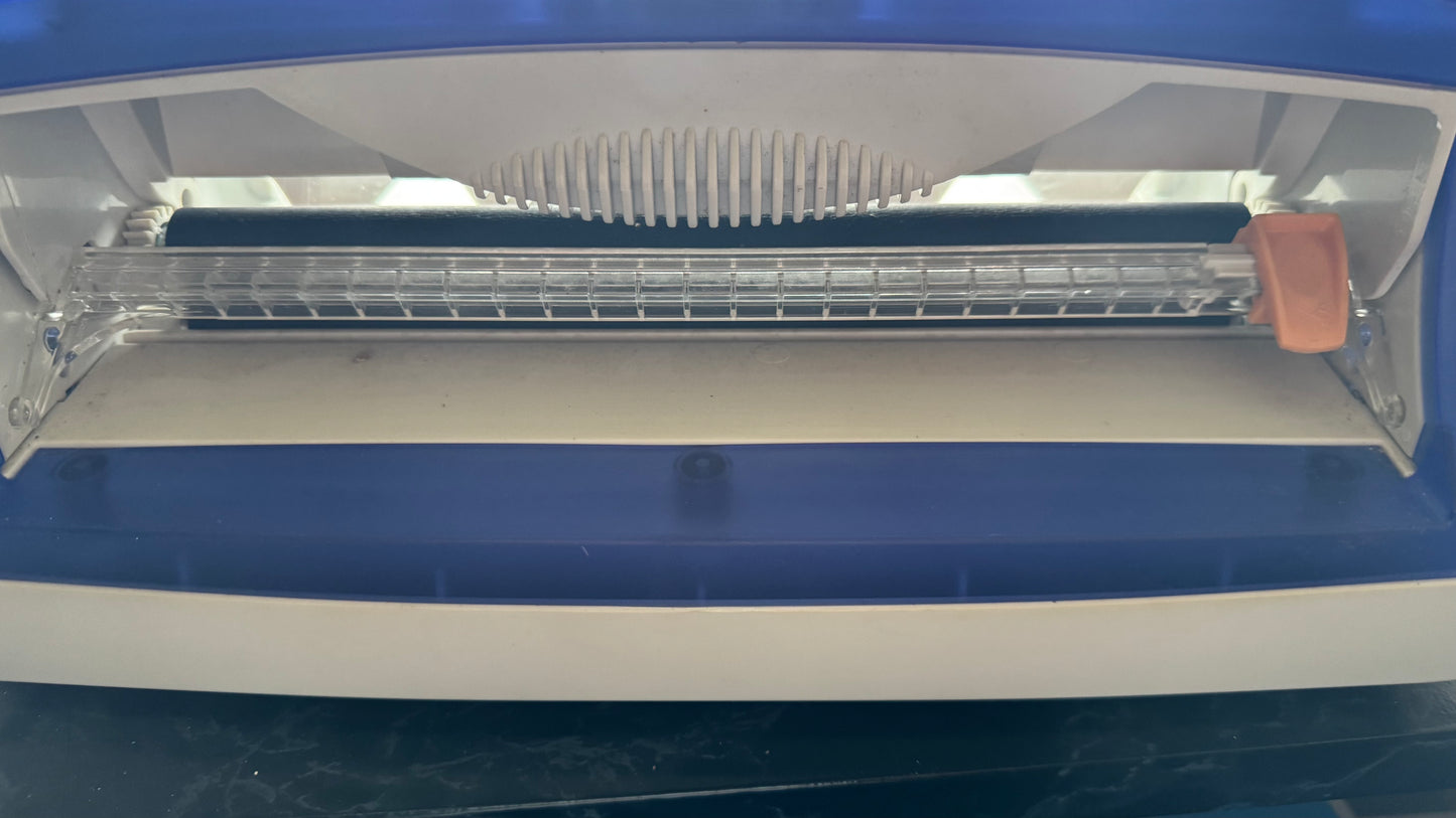 Xyron Creative Station - A4 / 9 Inch + 2x Part-Used Lamination Cartidges