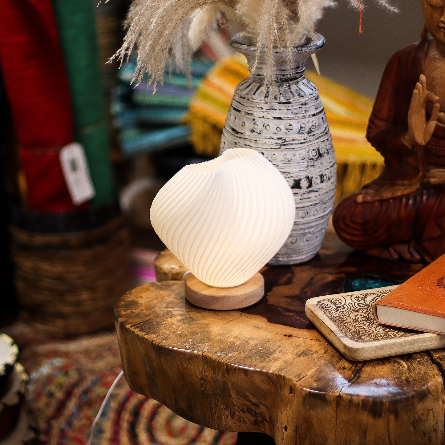 Shell Twisted New Wave Lamp - USB - 3 settings