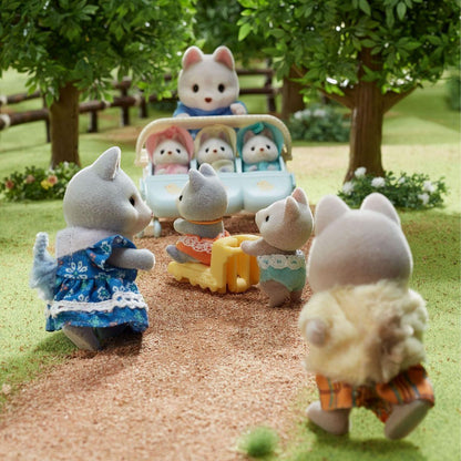 Sylvanian Families Husky Family Toy Playset for Ages 3 and Up
