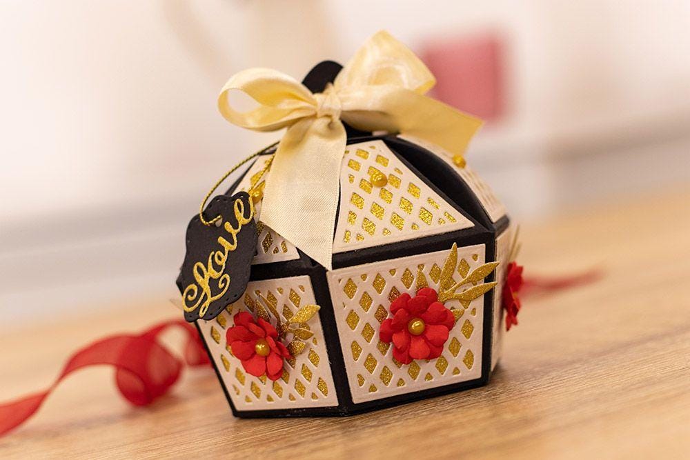 Gemini Dimensionals Die ~ Honeycomb Favour Box