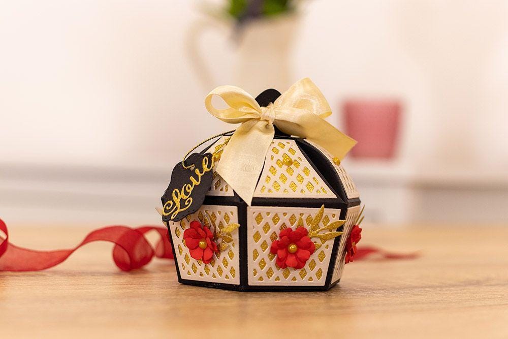 Gemini Dimensionals Die ~ Honeycomb Favour Box