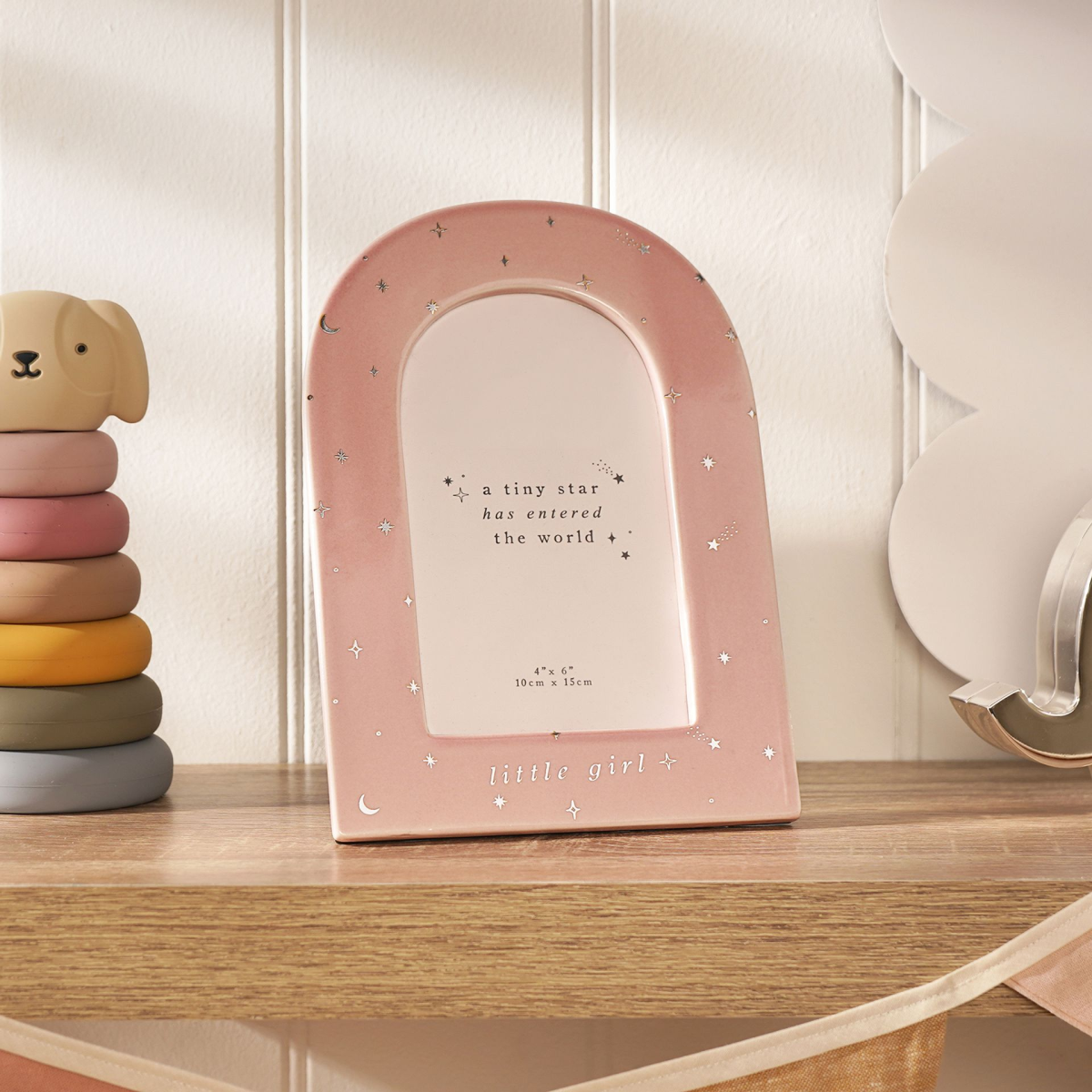 Pink ceramic arch photo frame for 4x6 baby girl, with star quote and 'little girl'