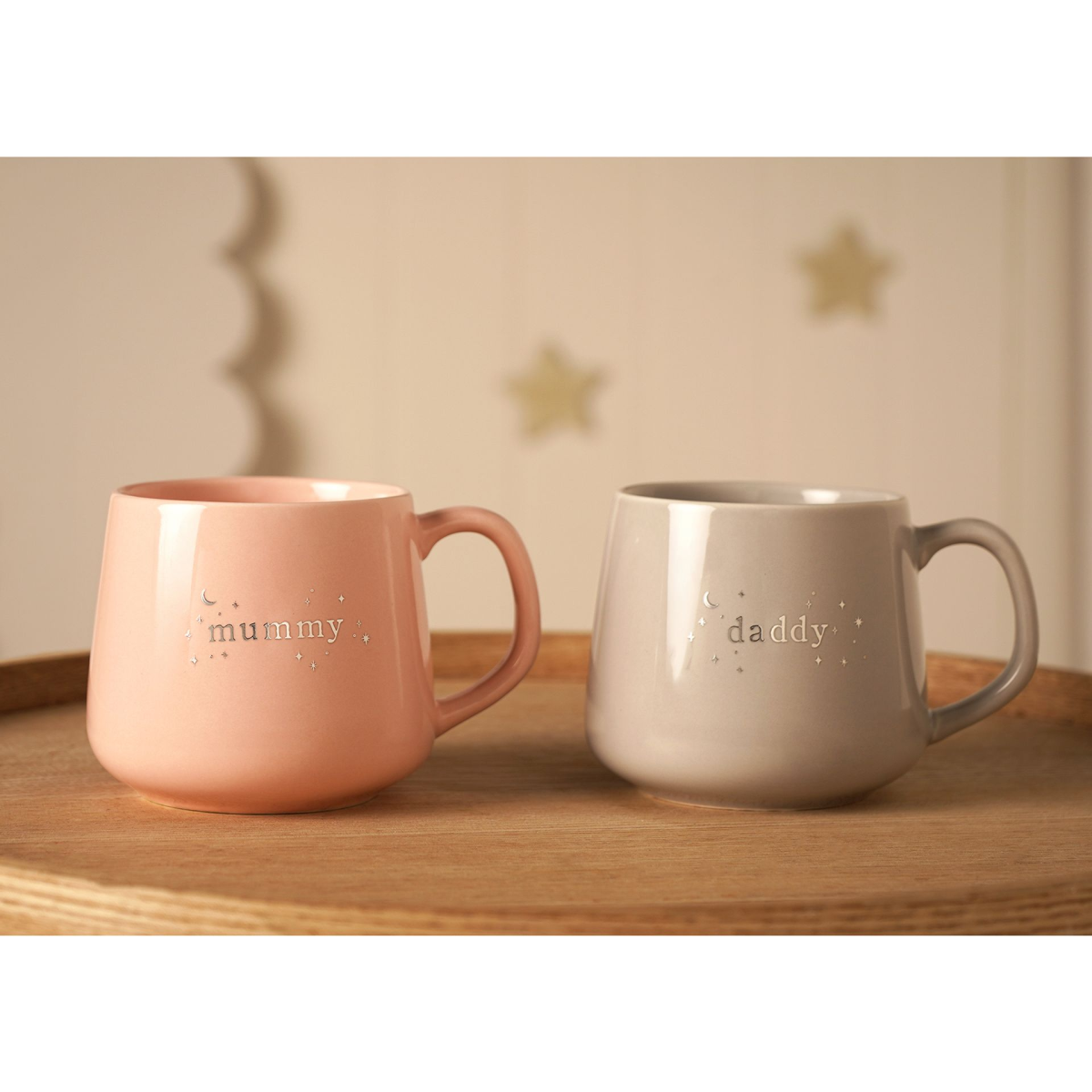 Set of two ceramic mugs, pastel pink “mummy” and gray “daddy”, with handles