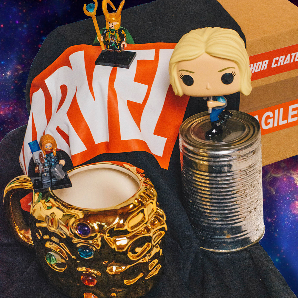Marvel Gift Box: Figures, Artwork, Accessories & More!